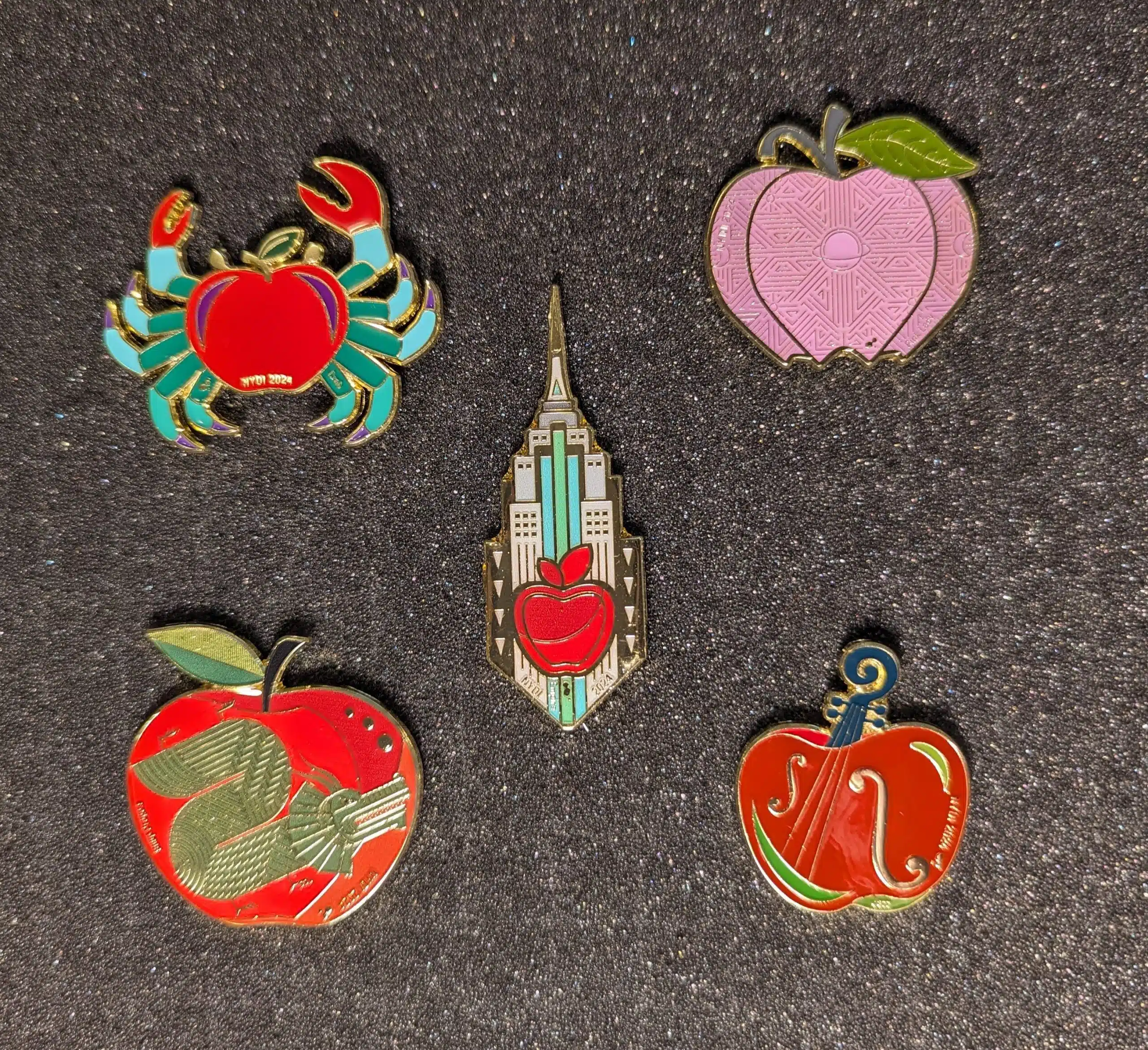 NY Apple Pin Set